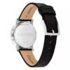 Uhr mit Lederarmband und durchgehendem Emblem-Zifferblatt Uhr mit Lederarmband und durchgehendem Emblem-Zifferblatt