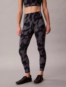 Weiche 7/8-Leggings mit abstraktem Sportprint
