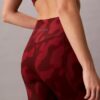 Weiche 7/8-Leggings mit abstraktem Sportprint