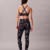 Weiche 7/8-Leggings mit abstraktem Sportprint