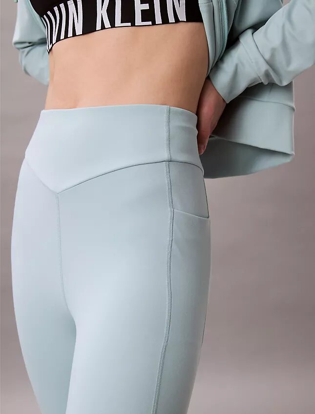 Weiche Stretch-Sport-Leggings in 7/8-Länge Weiche Stretch-Sport-Leggings in 7/8-Länge