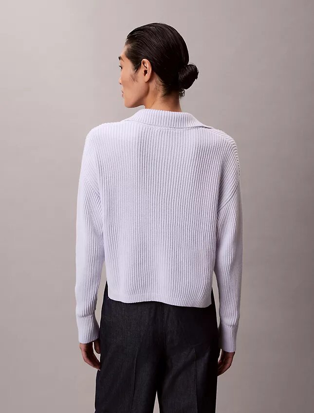 Weicher, lockerer Polo-Pullover aus Baumwolle Weicher, lockerer Polo-Pullover aus Baumwolle
