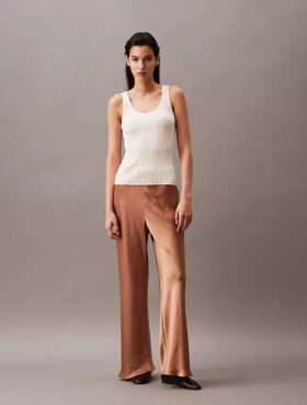 Weite Hose aus Crushed-Satin