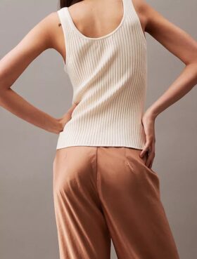 Weite Hose aus Crushed-Satin
