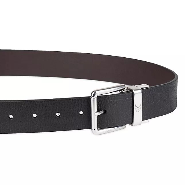 Wendegürtel aus genarbtem Leder Wendegürtel aus genarbtem Leder