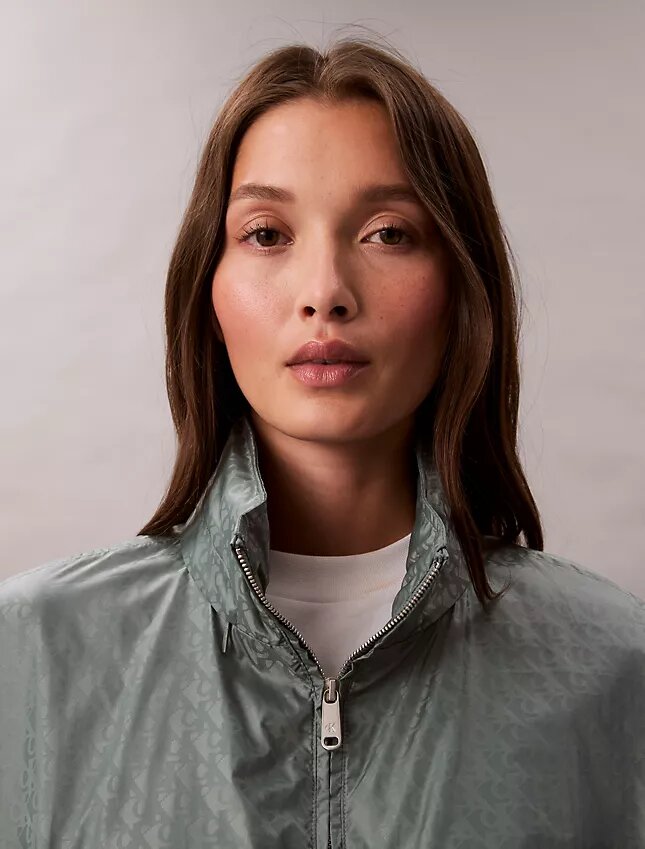Windjacke mit durchgehendem Monogram-Print Windjacke mit durchgehendem Monogram-Print